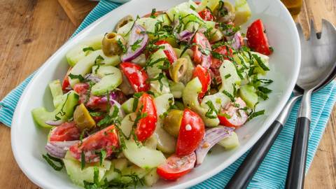 Komkommer-tomaten salade met Griekse yoghurt