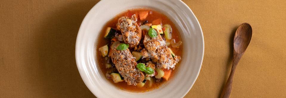 Rode pesto soep met tofu croutons